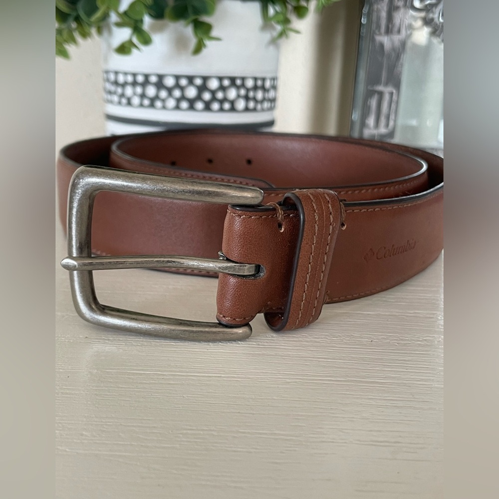 Columbia Brown Leather Silvertone buckle Belt Men's size 36/90 11CO02L4